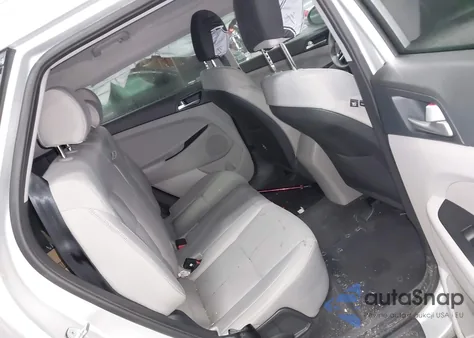 2019 Hyundai Tucson Value z USA, uszkodzony, nr VIN KM8J3CA48KU844941